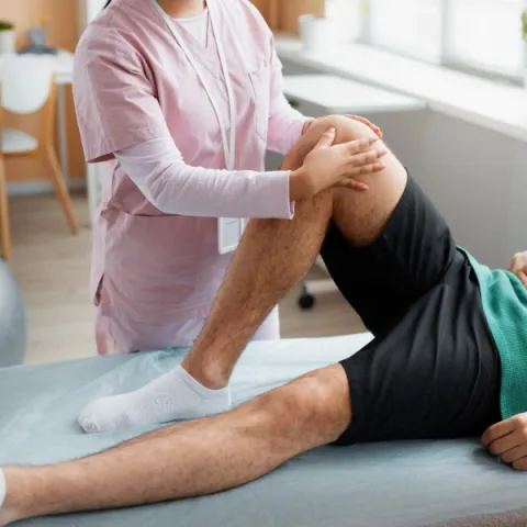 Foto demonstrativa de Fisioterapia para dor no joelho